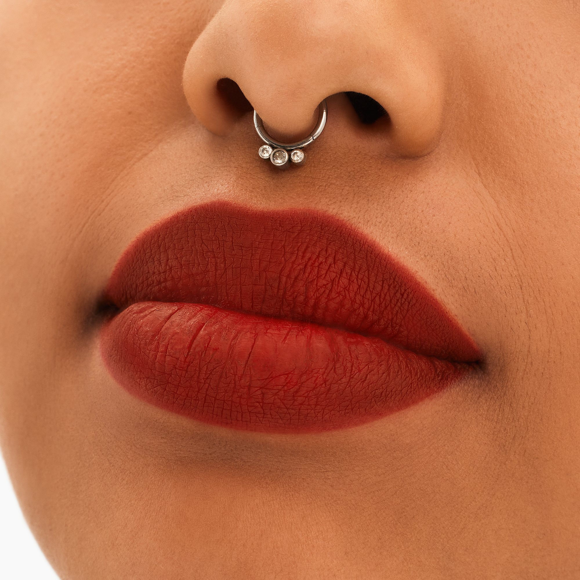 Locked Kiss 24h ilgstoša matēta lūpu krāsa Luksusa lūpu krāsas