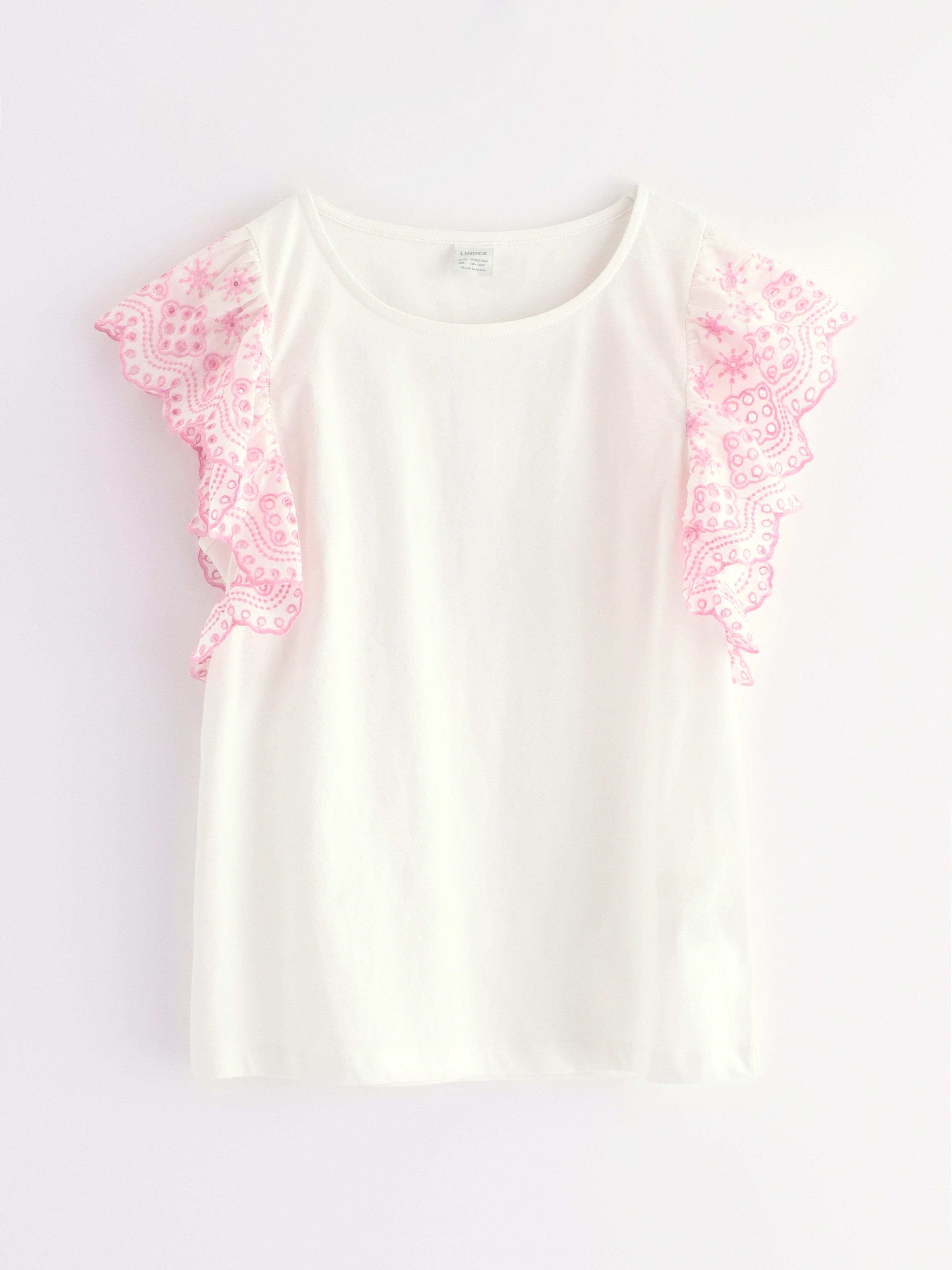 Blusa com mangas bordadas rosa claro