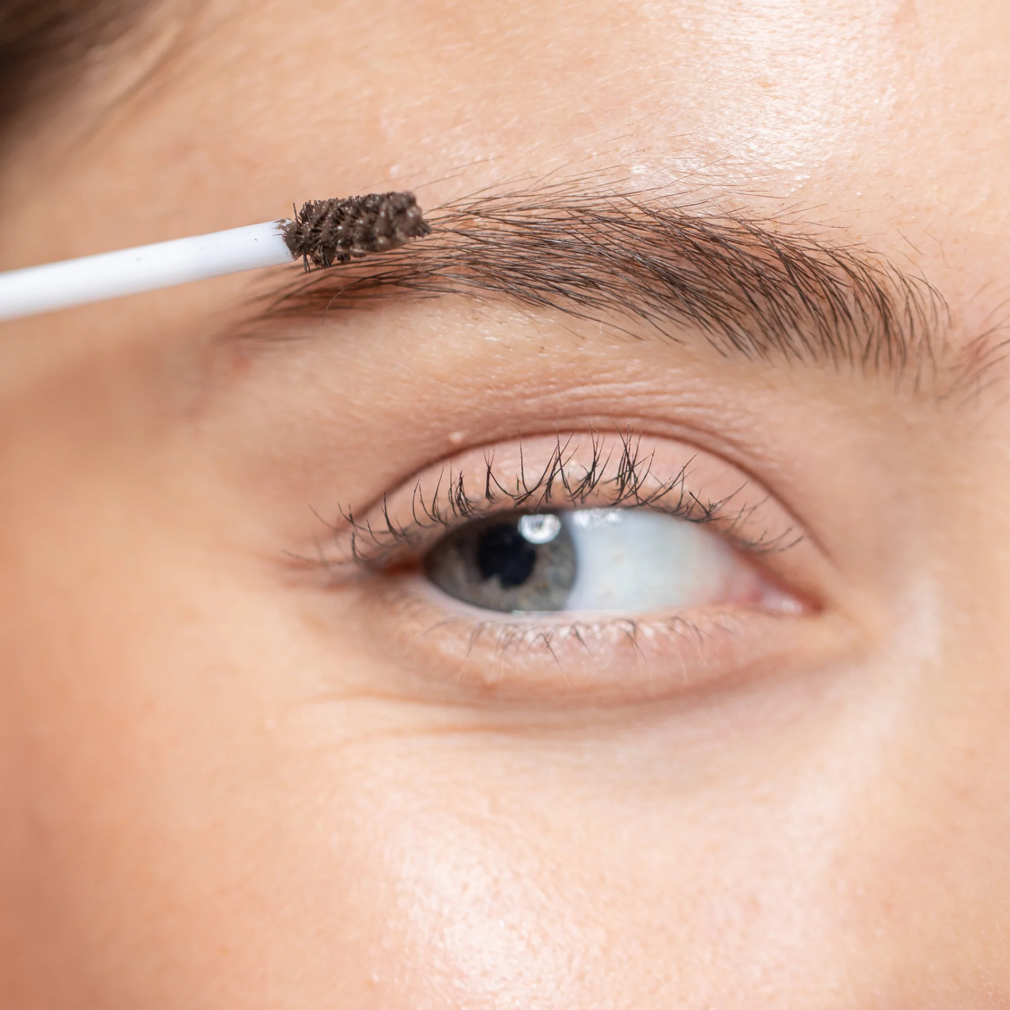 Occhi Volumising Eyebrow Gel - Gel e mascara sopracciglia