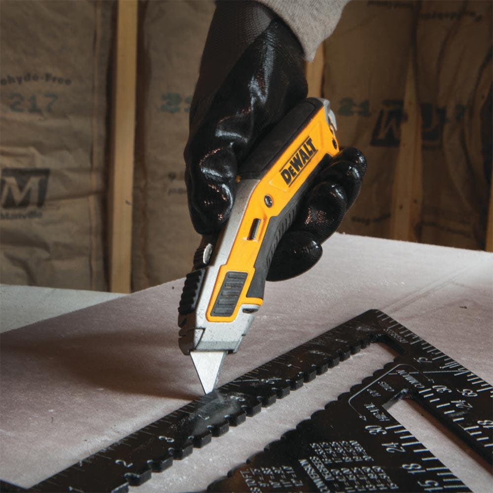 Estilete retrátil premium DEWALT com 5 lâminas DWHT10295