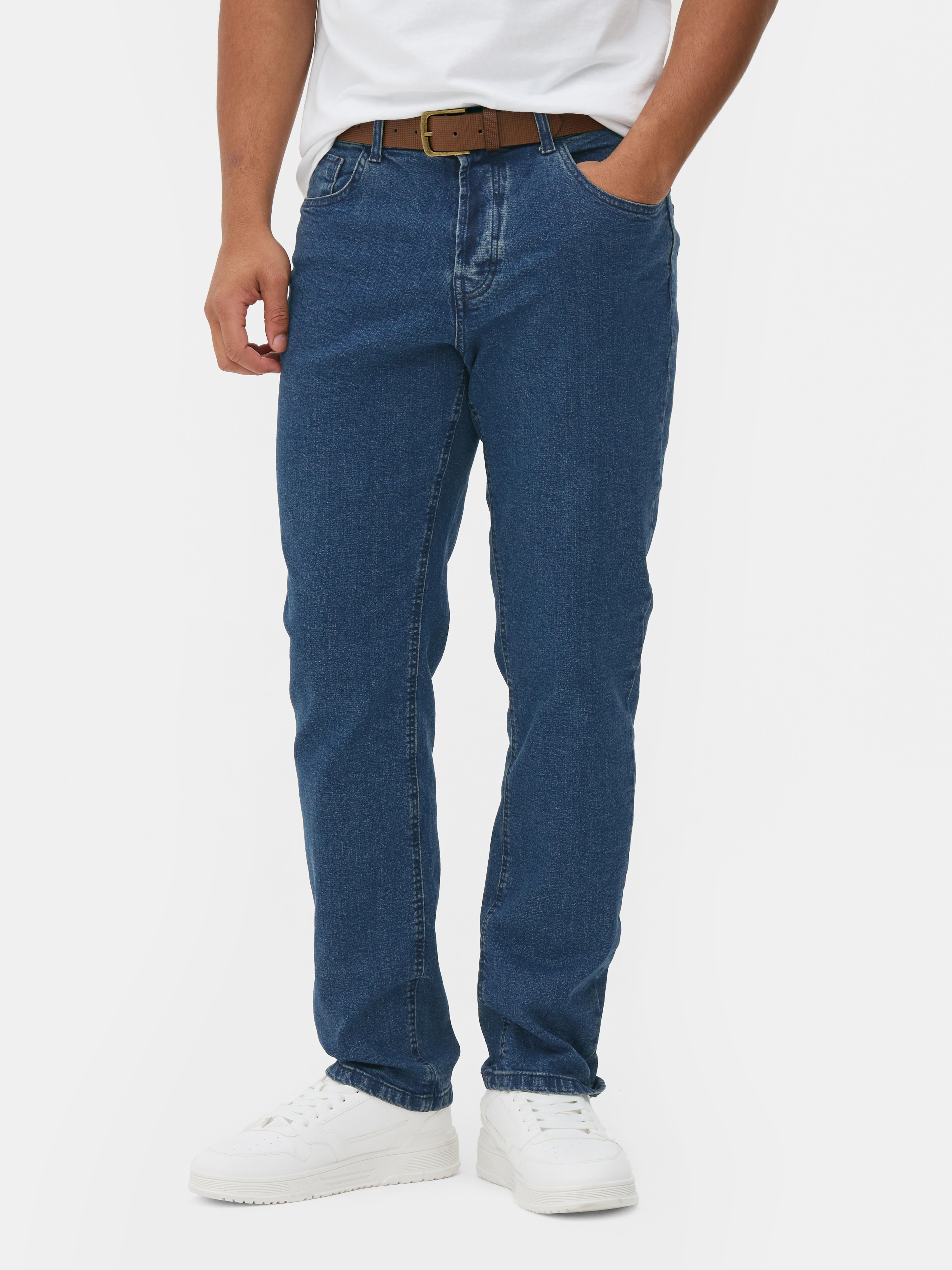 Gerade geschnittene Stretch-Jeans mit verdecktem Reißverschluss und fünf Taschen.