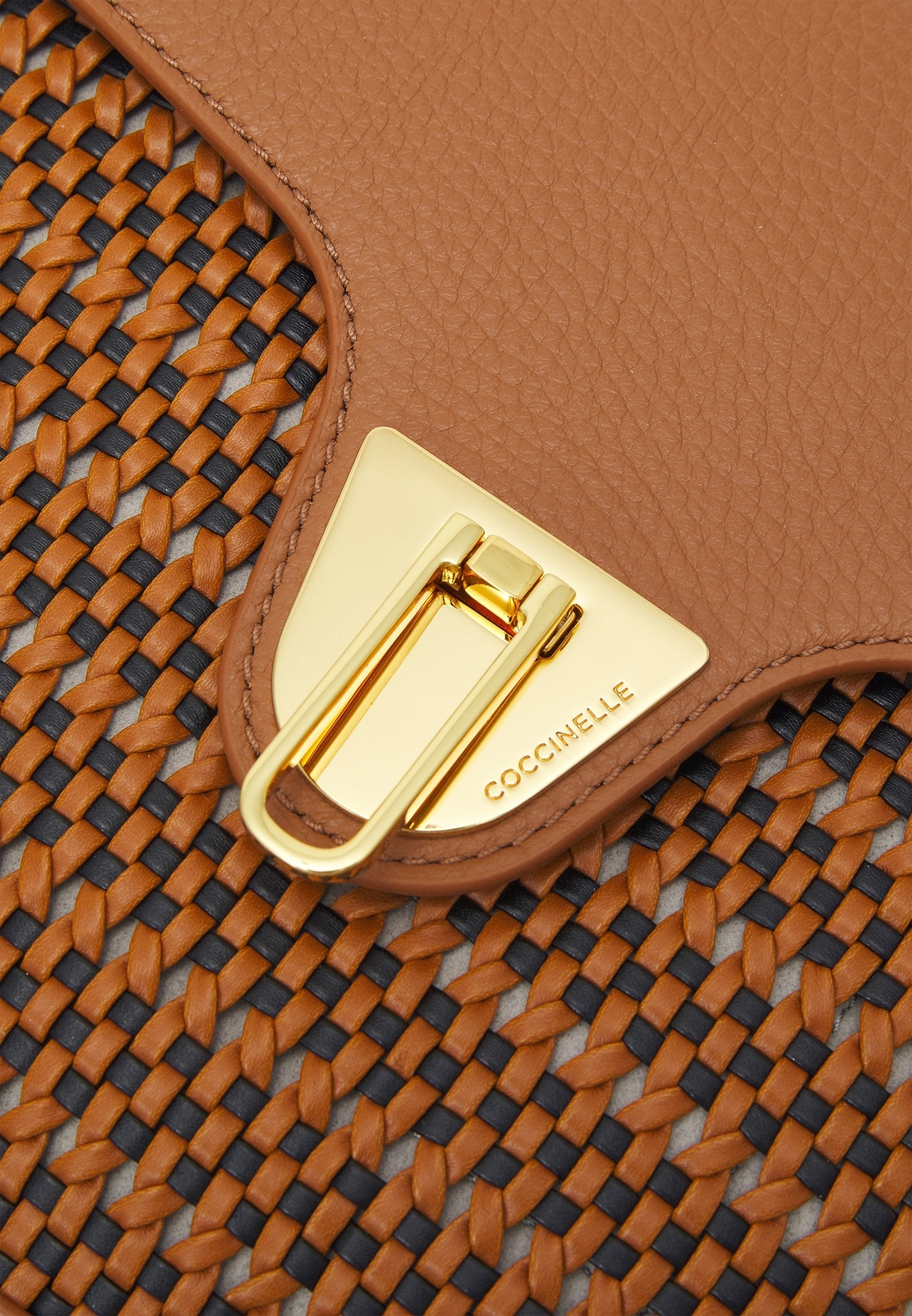 Borsa a tracolla Coccinelle - color cammello