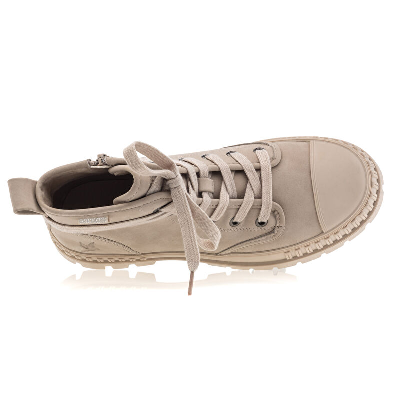 Zapatillas deportivas para mujer color beige.