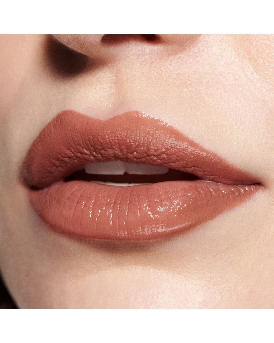 Κραγιόν MAC Lustreglass Sheer Shine - Intimate Nudes Διαφανές και λαμπερό χρώμα - μακράς διαρκείας φινίρισμα