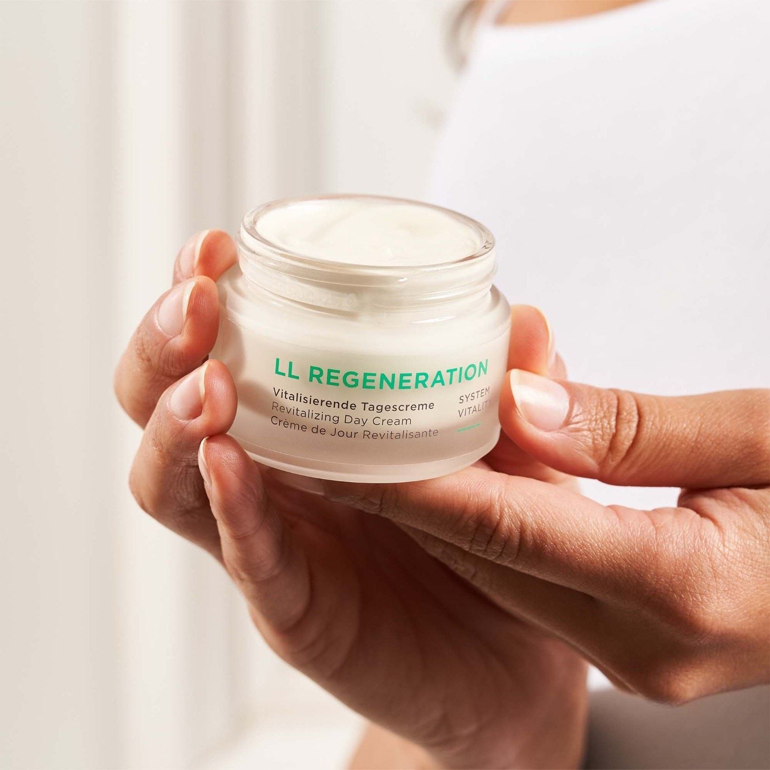 ANNEMARIE BÖRLIND Naktinis kremas LL REGENERATION Atgaivinantis naktinis kremas - 50 ml