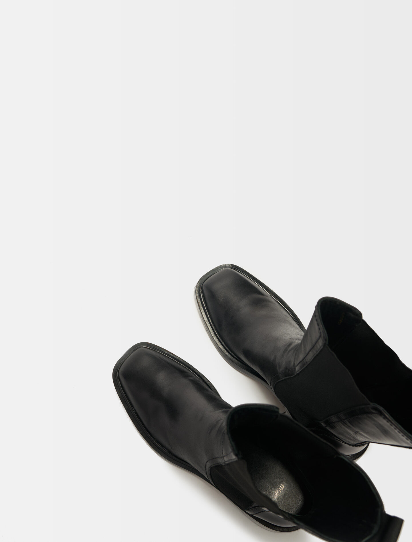 Ghete negre din piele cu vârf pătrat - Negru