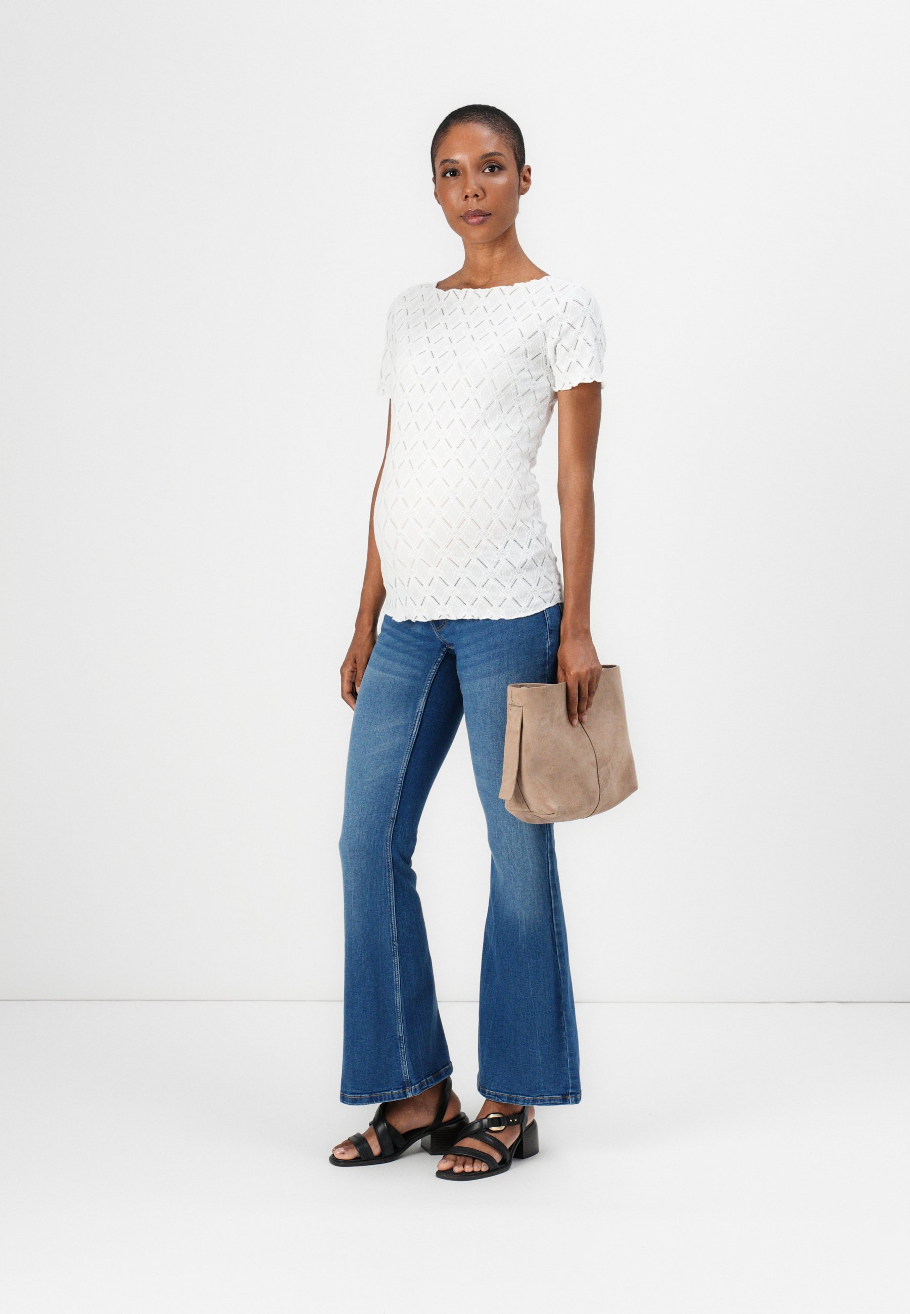 Vero Moda Maternity VMMSIGI FLARED - Uitlopende jeans - middenblauwe denim