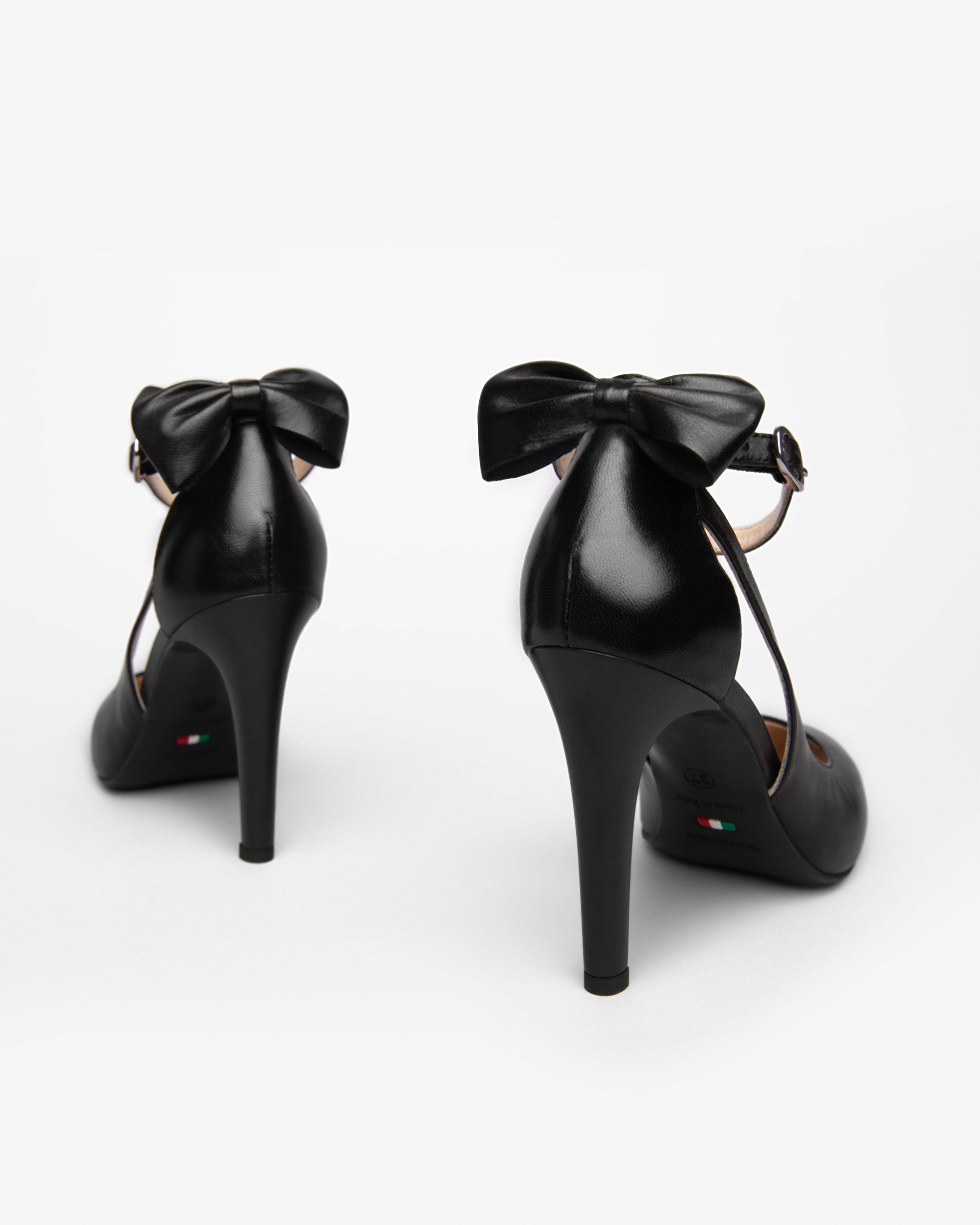  Damen-Pumps aus Leder
