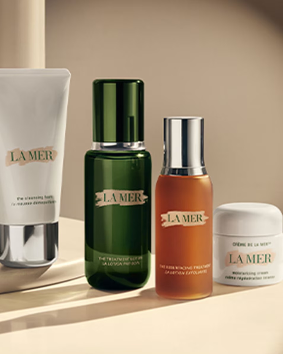 LA MER REGENERAČNÝ TEKUTÝ PÍLING - HYDRATUJE A ROZJASŇUJE PLEŤ