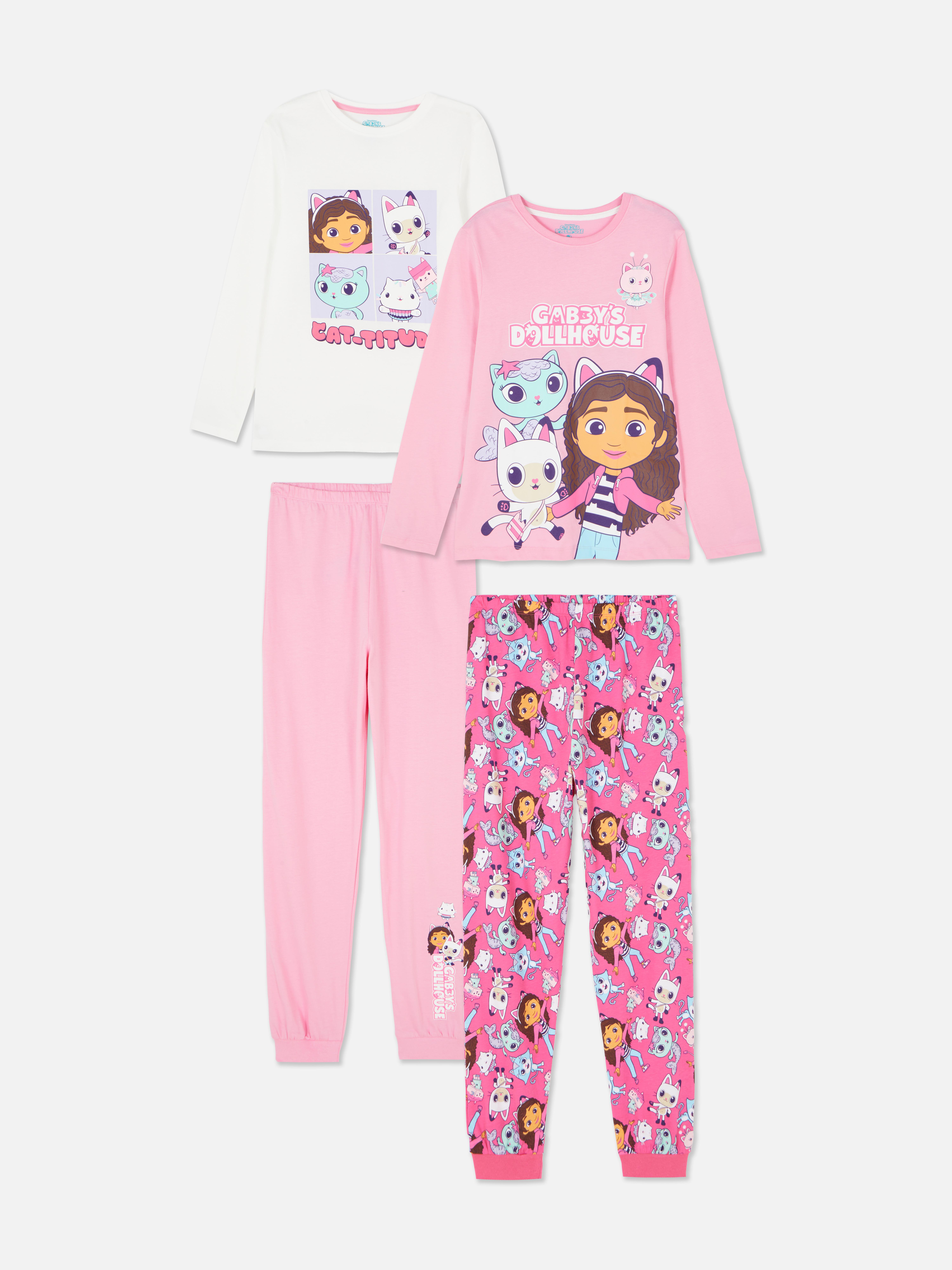 Pijamale Gabby's Dollhouse, set de 2 Două pijamale Gabby cu top cu mânecă lungă și pantaloni cu manșetă până la gleznă