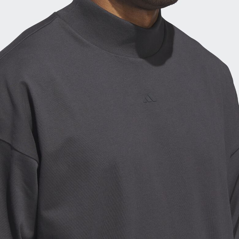 Uma camiseta de manga comprida de basquete