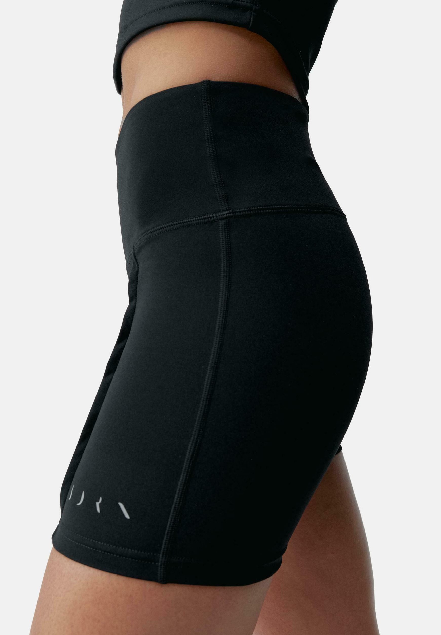Born Living Yoga SHORT SAYANI - Spodnie - czarne