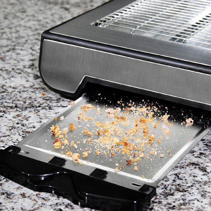 Tostadora horizontal básica Cecotec Turbo EasyToast. 3 elementos calefactores de cuarzo, 6 niveles de potencia, bandeja recogemigas.