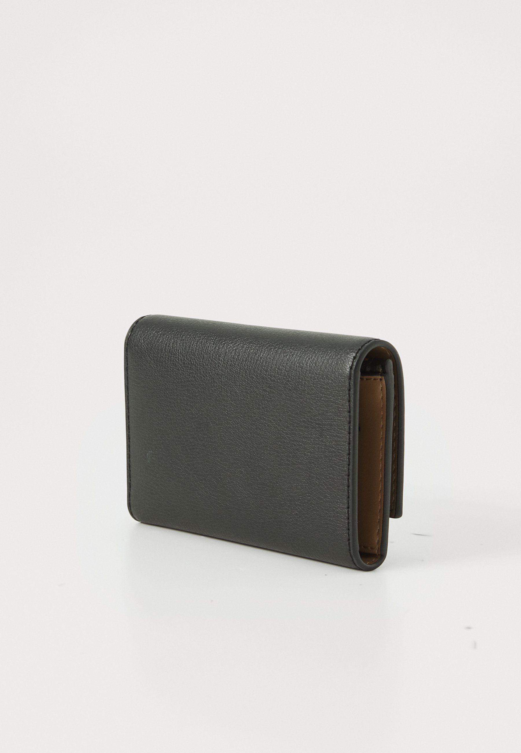 Calvin Klein LOGO TRIFOLD ZIP POCKET - Portemonnee - zwart/geroosterde kokosnoot