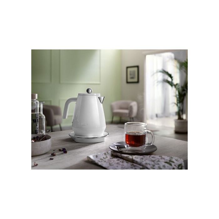 Hervidor Delonghi KBY2011.W Eclettica de 1,7 L, color blanco