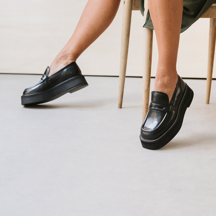 Mocassins à plateformes  en cuir glacé noir