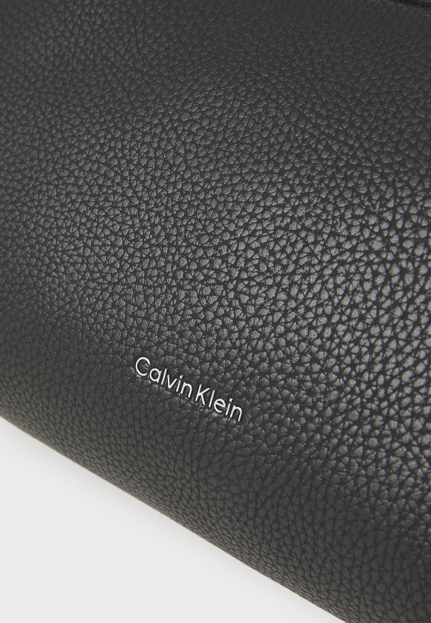 Calvin Klein MUST - Nécessaire - preta