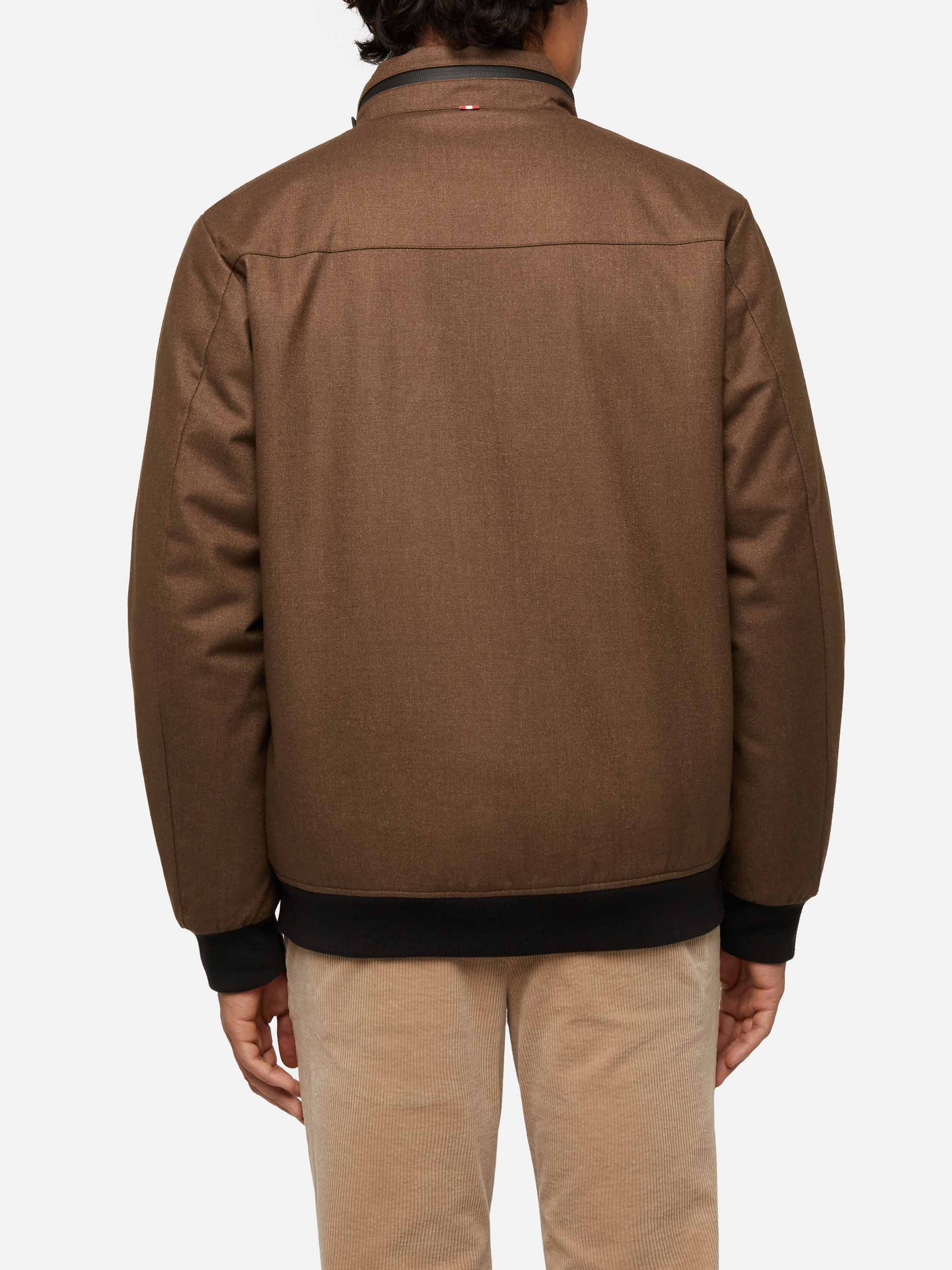 Chaqueta bomber de lana marrón campestre con forro de peluche.