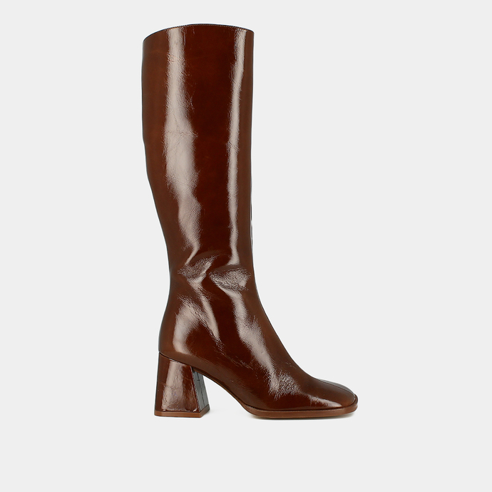 Bottes à bouts carrés et talons épais  en cuir brillant marron