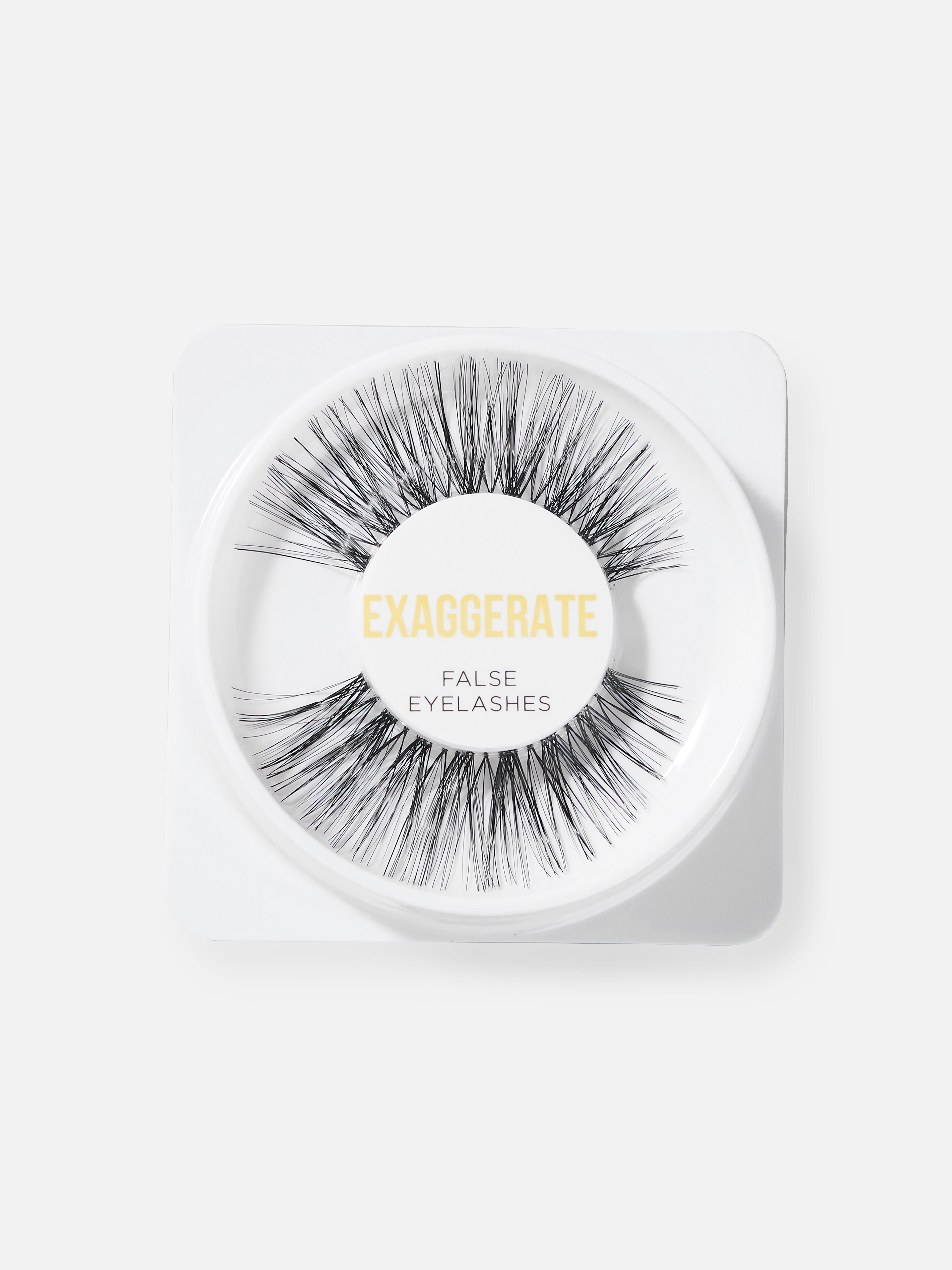 Gene false exagerate Un set de gene false frumoase pentru un look cât mai dramatic
