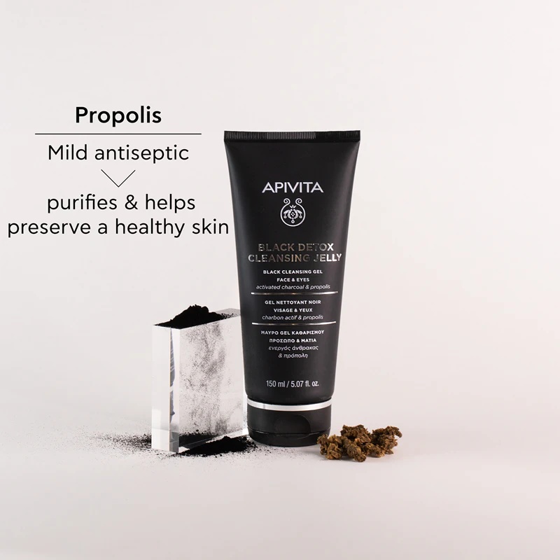 Apivita Cleansing Black Detox Cleansing Gel attīrošs gels ar ogli sejai un acu zonai