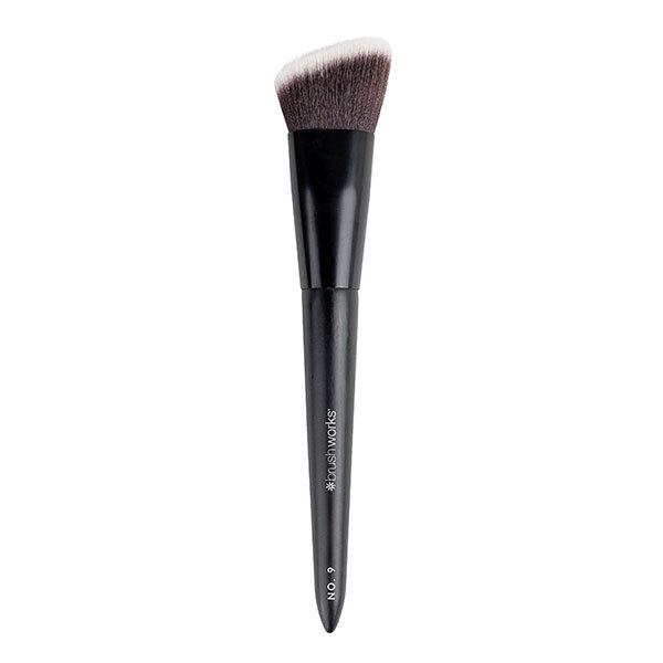 Brushworks nr 9 vinklad platt topp för foundationpolering