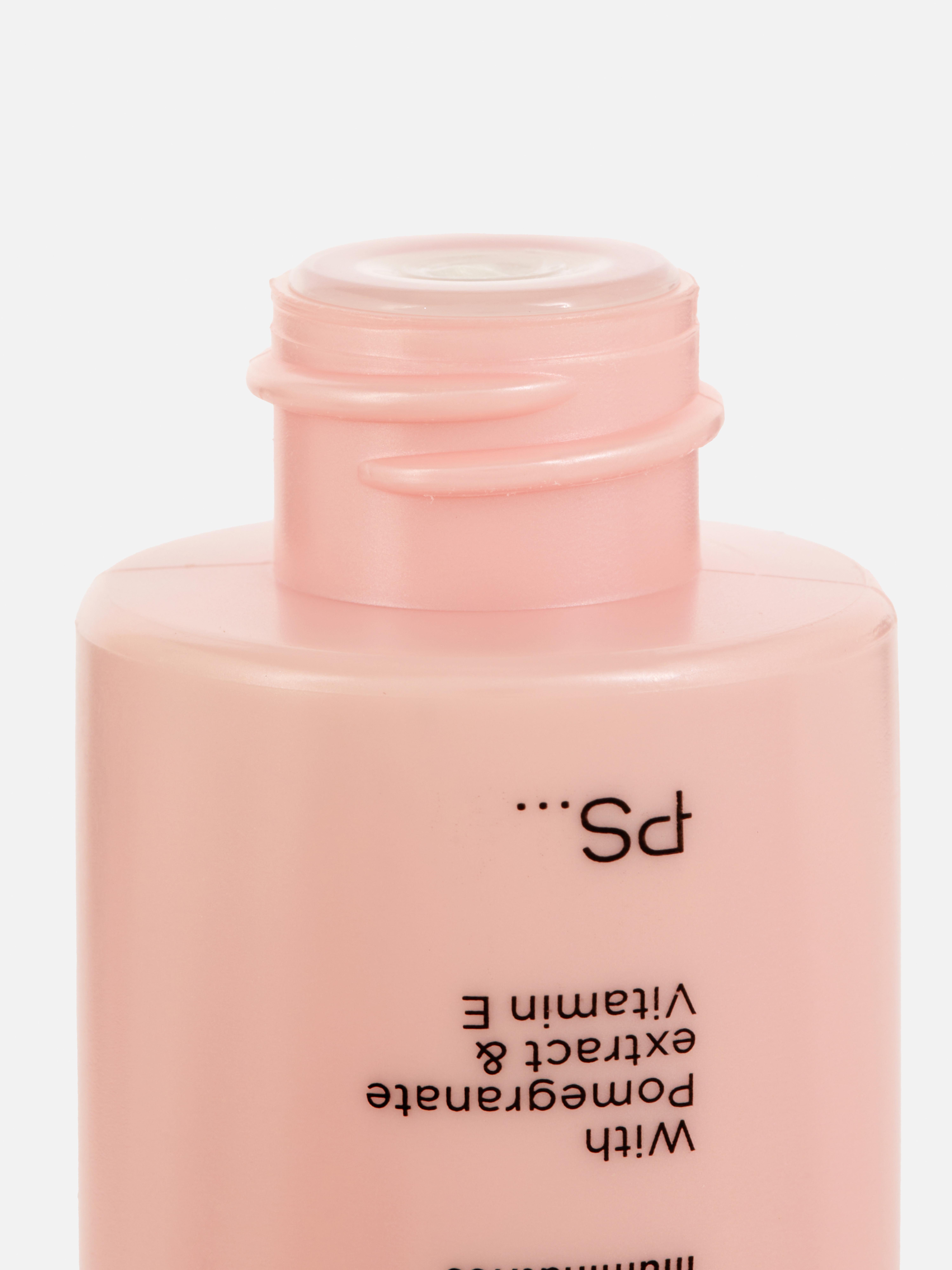 PS... Prep + Perfect Brightening Primer Acest primer luminos și iluminator pentru față este realizat cu extract de rodie și vitamina E.