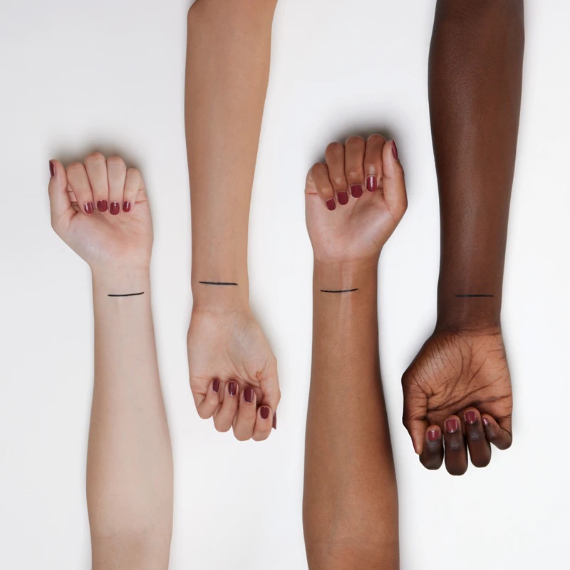 essence 24Ever Ink Liner acu zīmulis ar pisaku