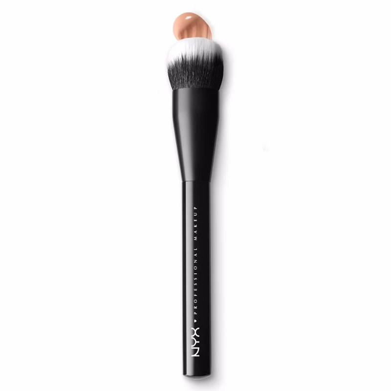 Pensulă profesională pentru fond de ten cu fibră dublă - NYX Professional Makeup
