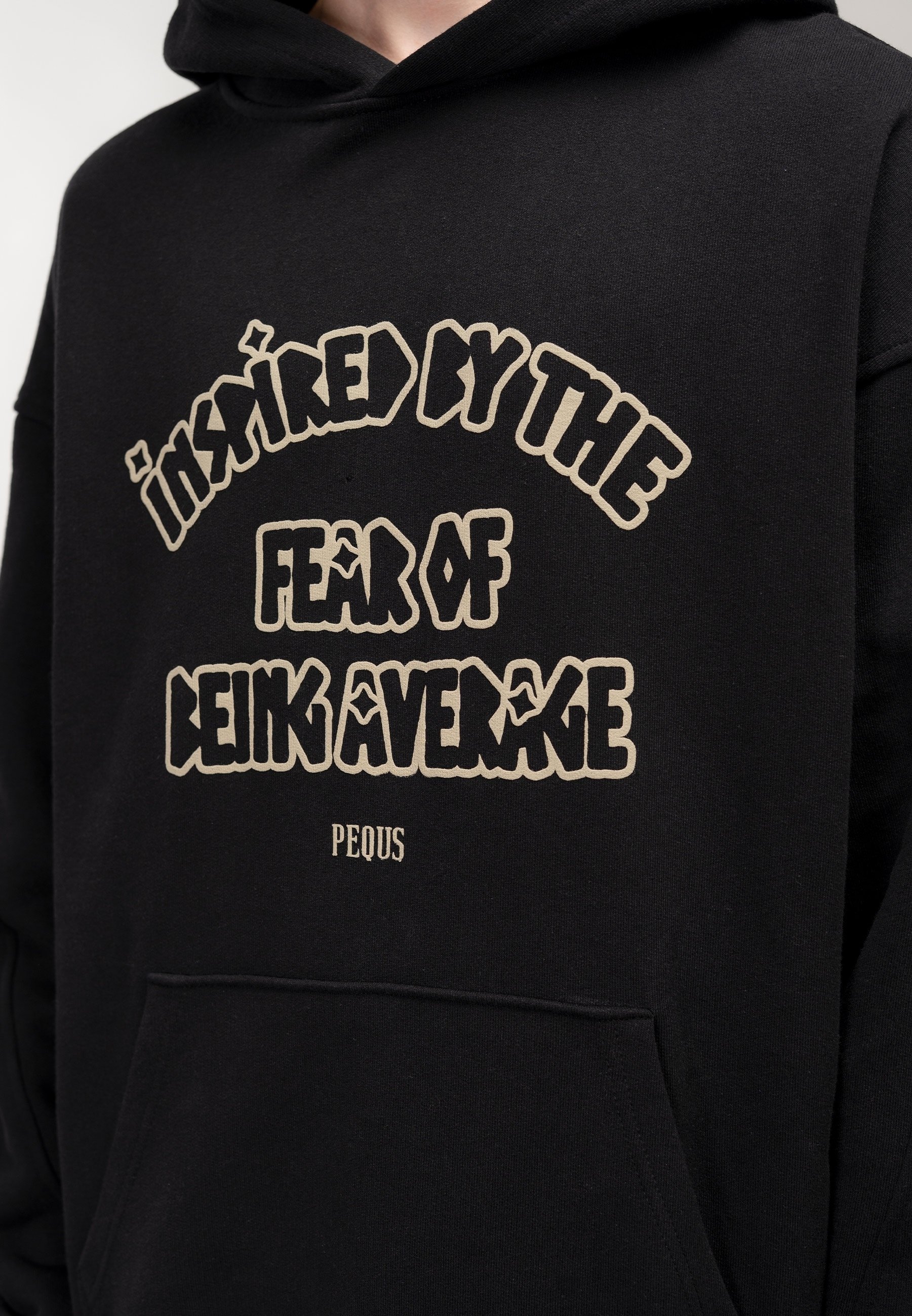 PEQUS Hoodie - zwart