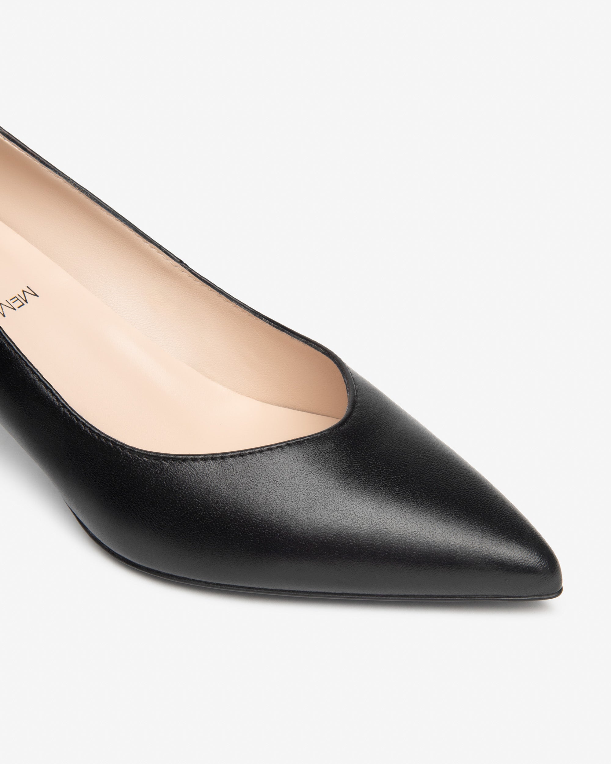  Damen-Pumps aus Leder