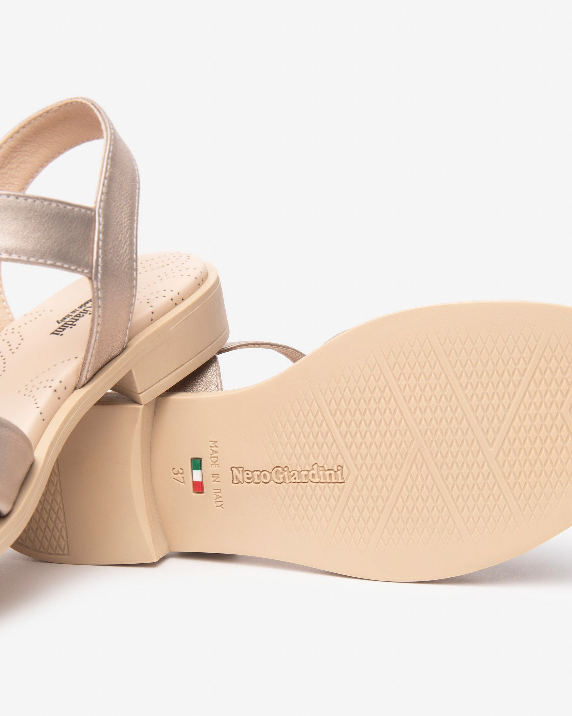  Damen-Ledersandalen