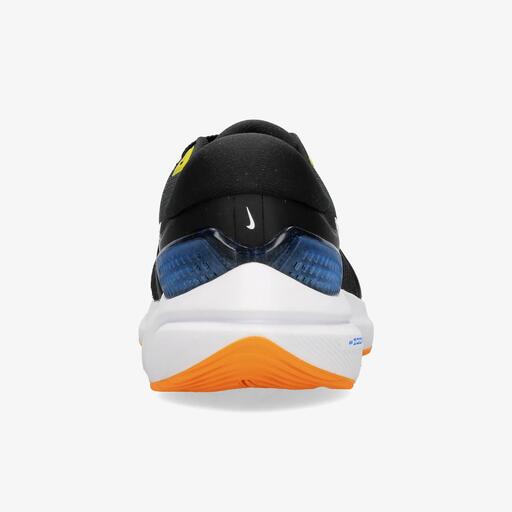  Nike Air Zoom Vomero 16
