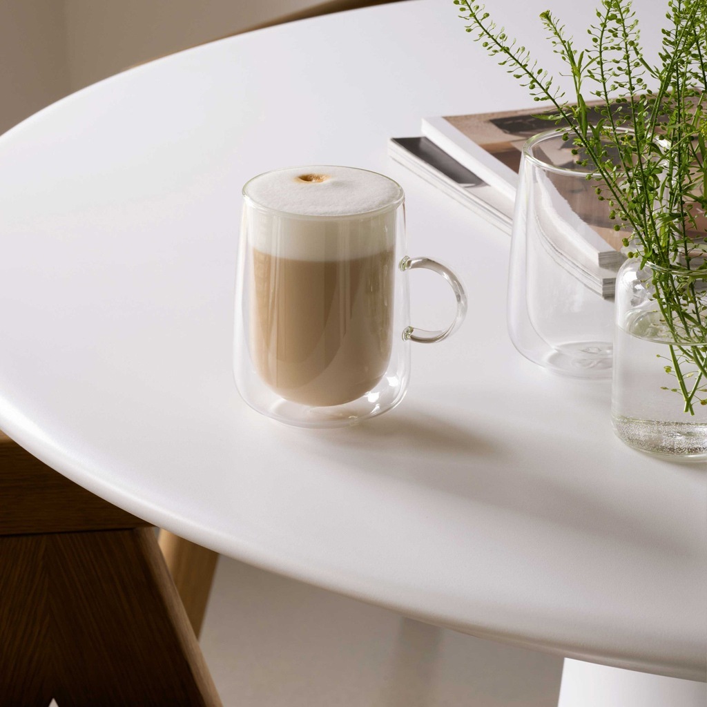 „Villeroy & Boch Latte Macchiato“ stiklinės, 0,36 l, 2 vnt. rinkinys; „Artesano“ karštiems ir šaltiems gėrimams – 1 vnt.