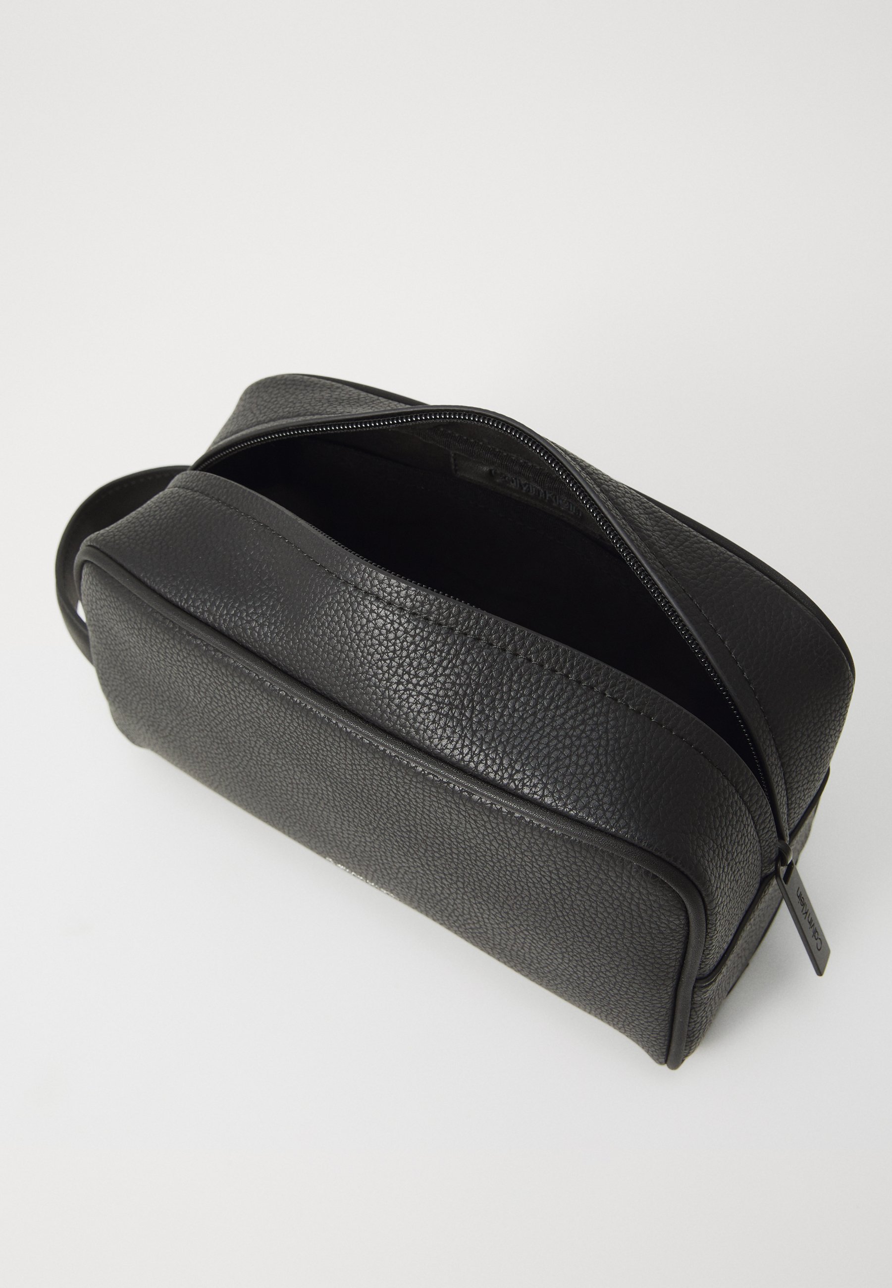 Calvin Klein MUST - Nécessaire - preta