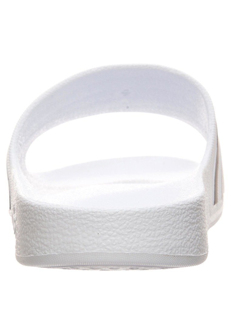 adidas Sportswear ADILETTE AQUA - Sussid - pilvevalge must pilvevalge