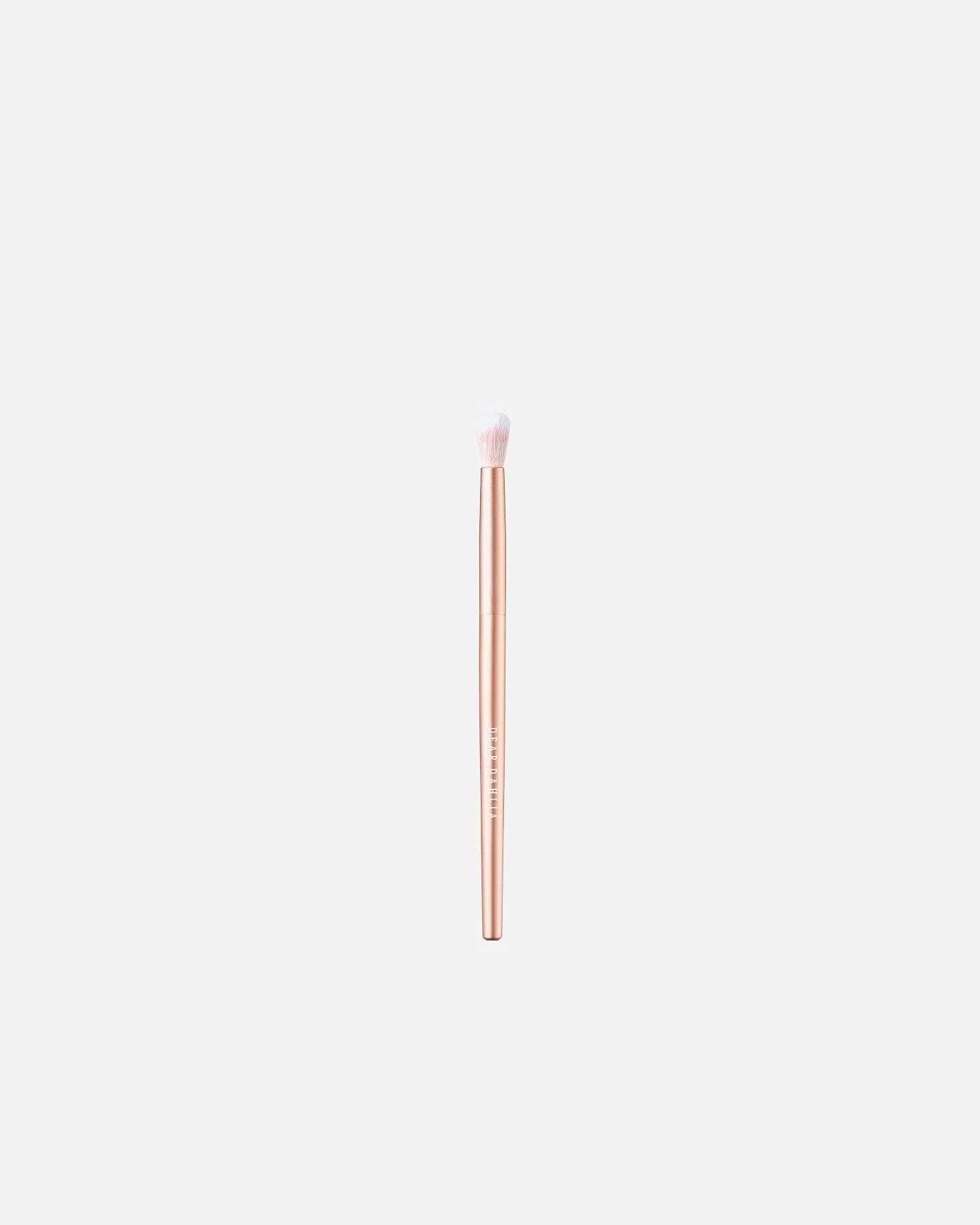 Štetec na očné linky Dear Dahlia Blooming Edition Pro Petal Brush Collection - zúžený štetec na rozotieranie