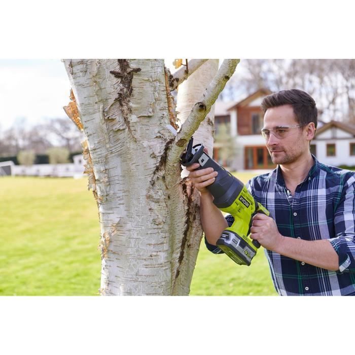 RYOBI - Scie sabre 18V ONE+ - 0-2 900 cp/min - course 28mm - bois 200mm - système anti-vibration - Livrée avec 1 lame - R18RS-0