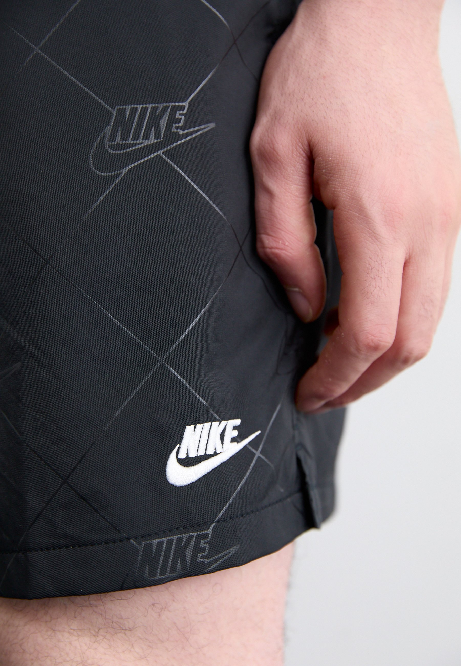 Nike Sportswear CLUB REISSE - Shorts - schwarz