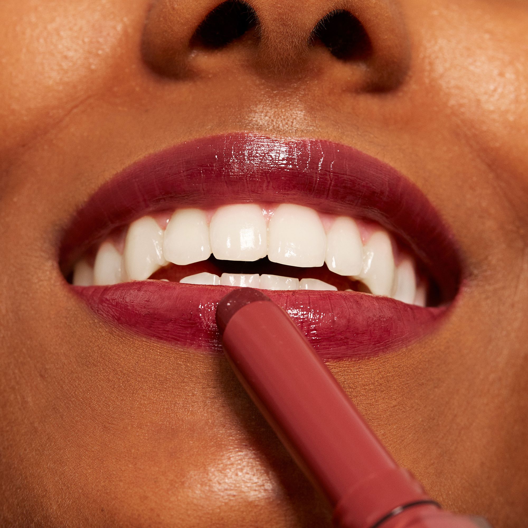 Tekoče šminke The Color Lip Glow