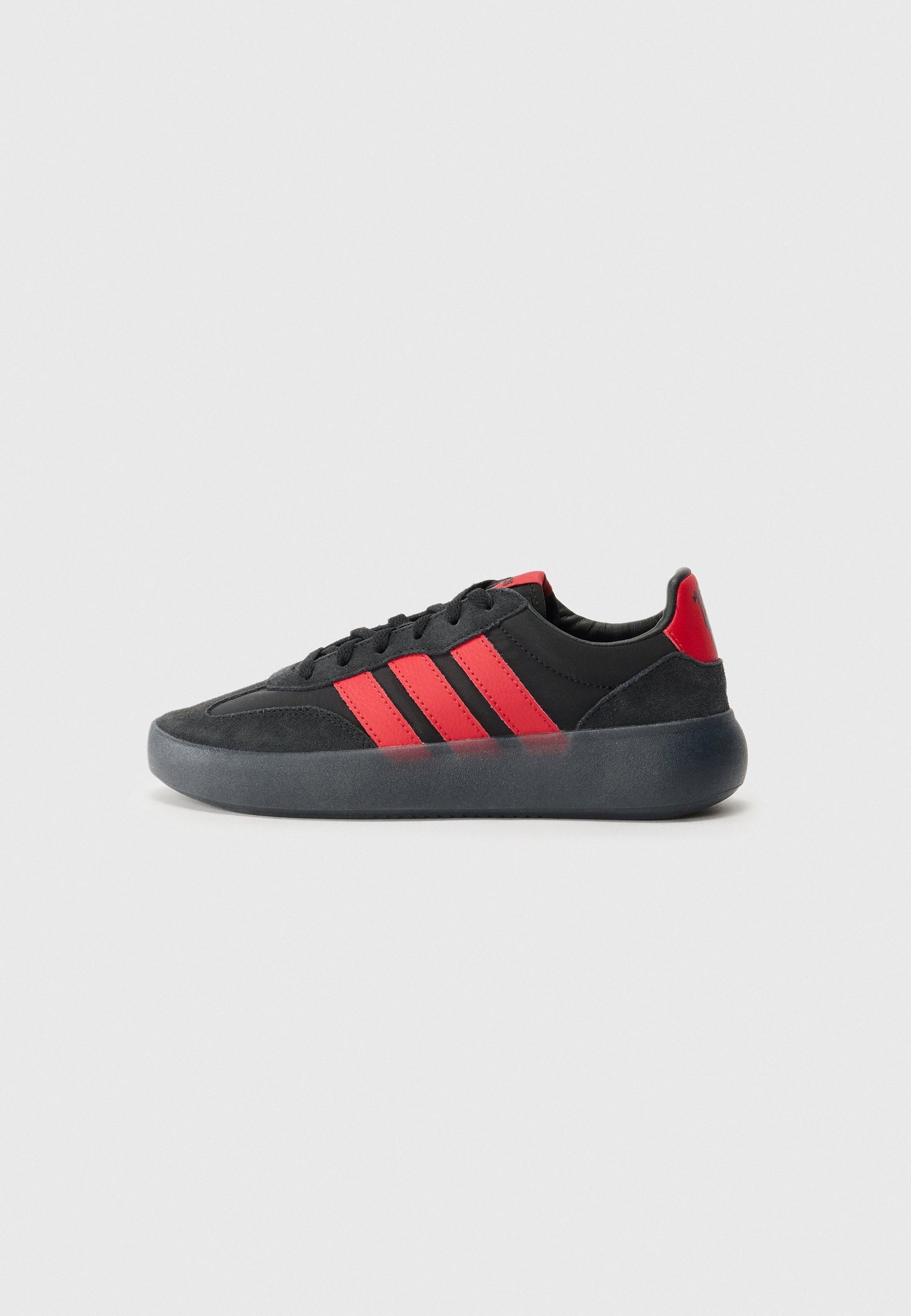 adidas Performance BARREDA DECODE ARSENAL UNISEX - Buty do piłki nożnej halowej - core black/mufc red