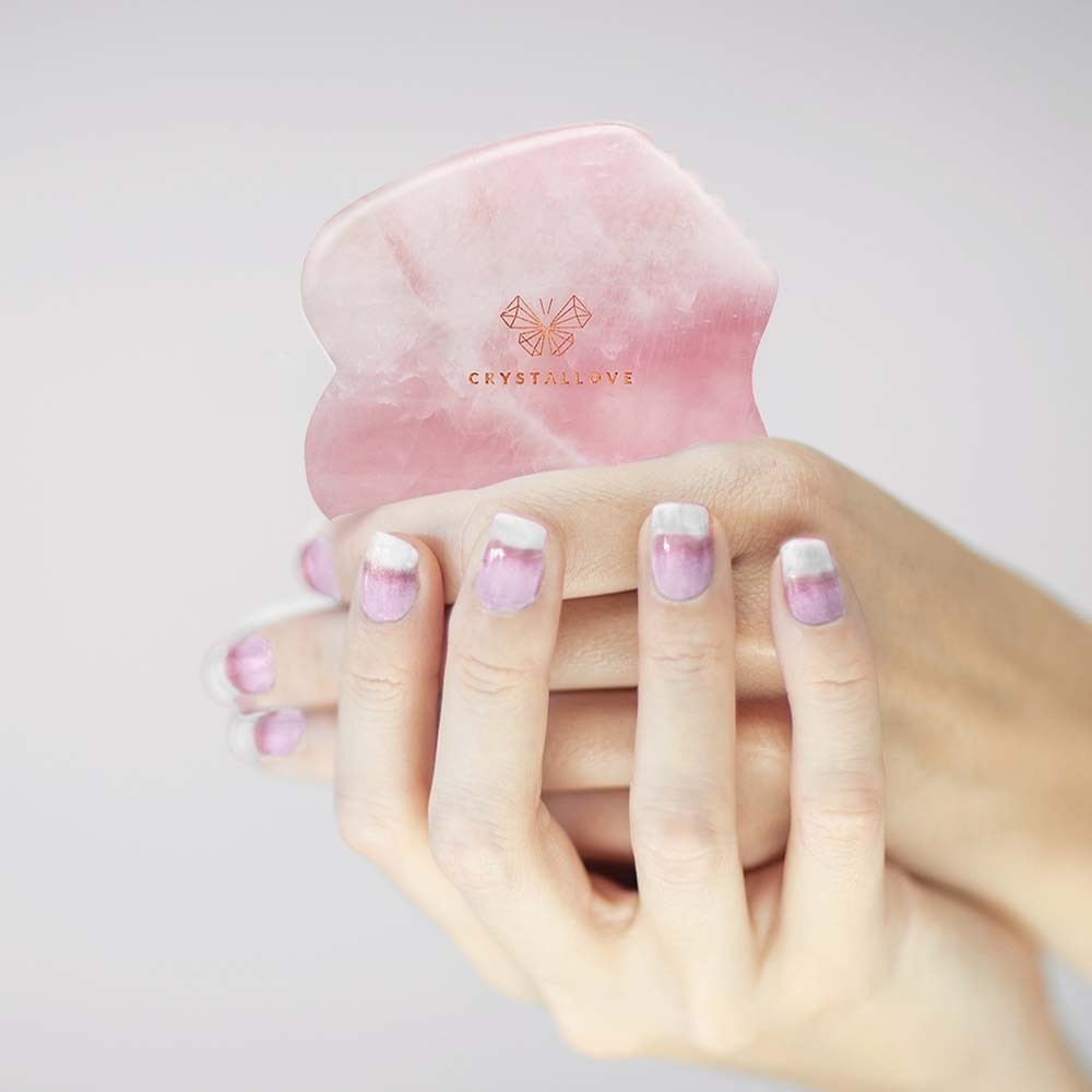 Masážny doplnok Crystallove s ružovým kremeňom Gua Sha - 1 kus