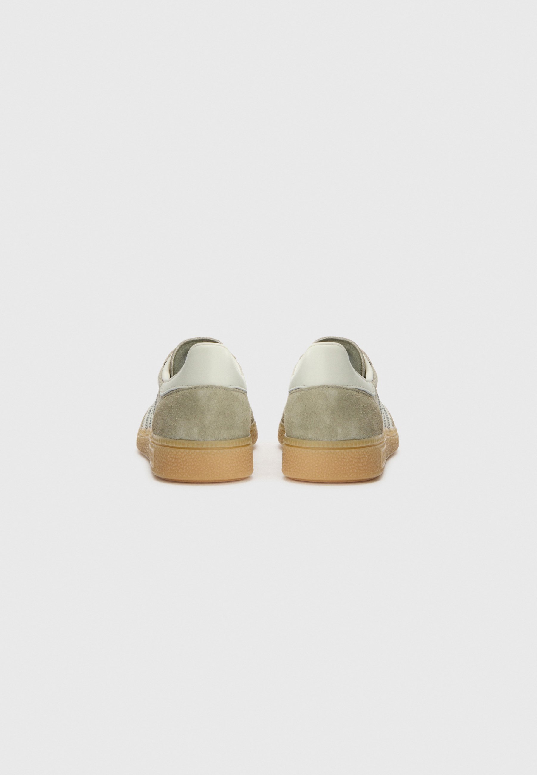 Tênis adidas Originals de cano baixo