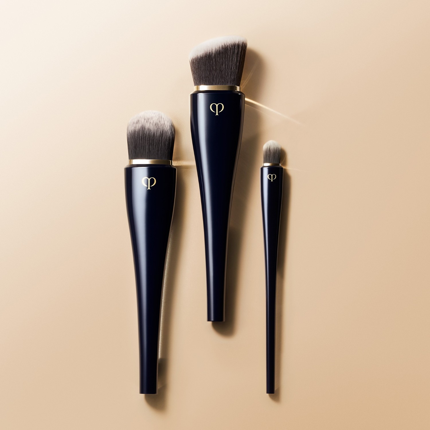 Clé de Peau Beauté Foundation Brush, lengvo padengimo, 1 vnt