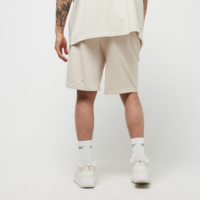 Pantalones cortos deportivos con el logo de la universidad
