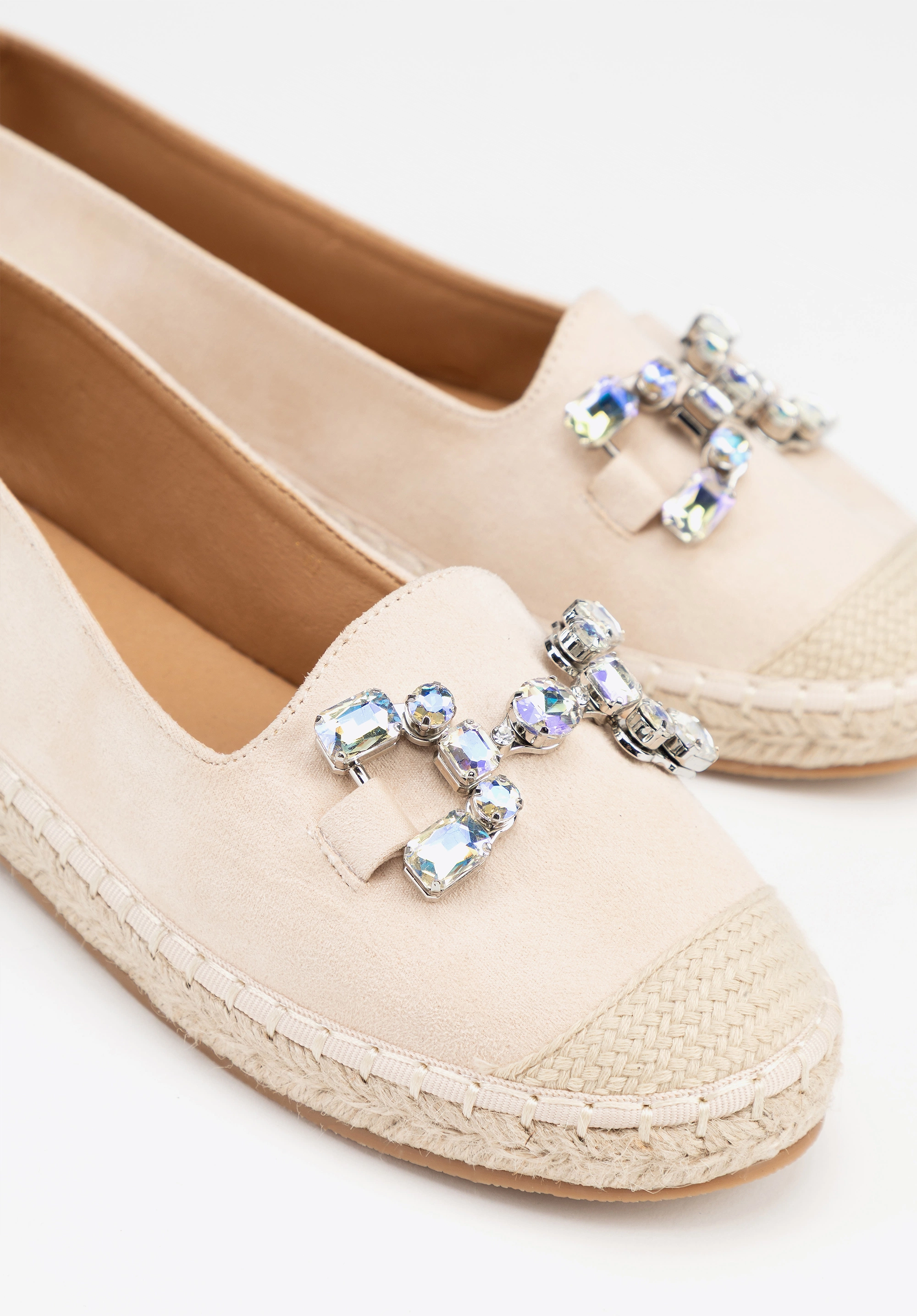 Damskie espadryle z biżuteryjną ozdobą jasny beż