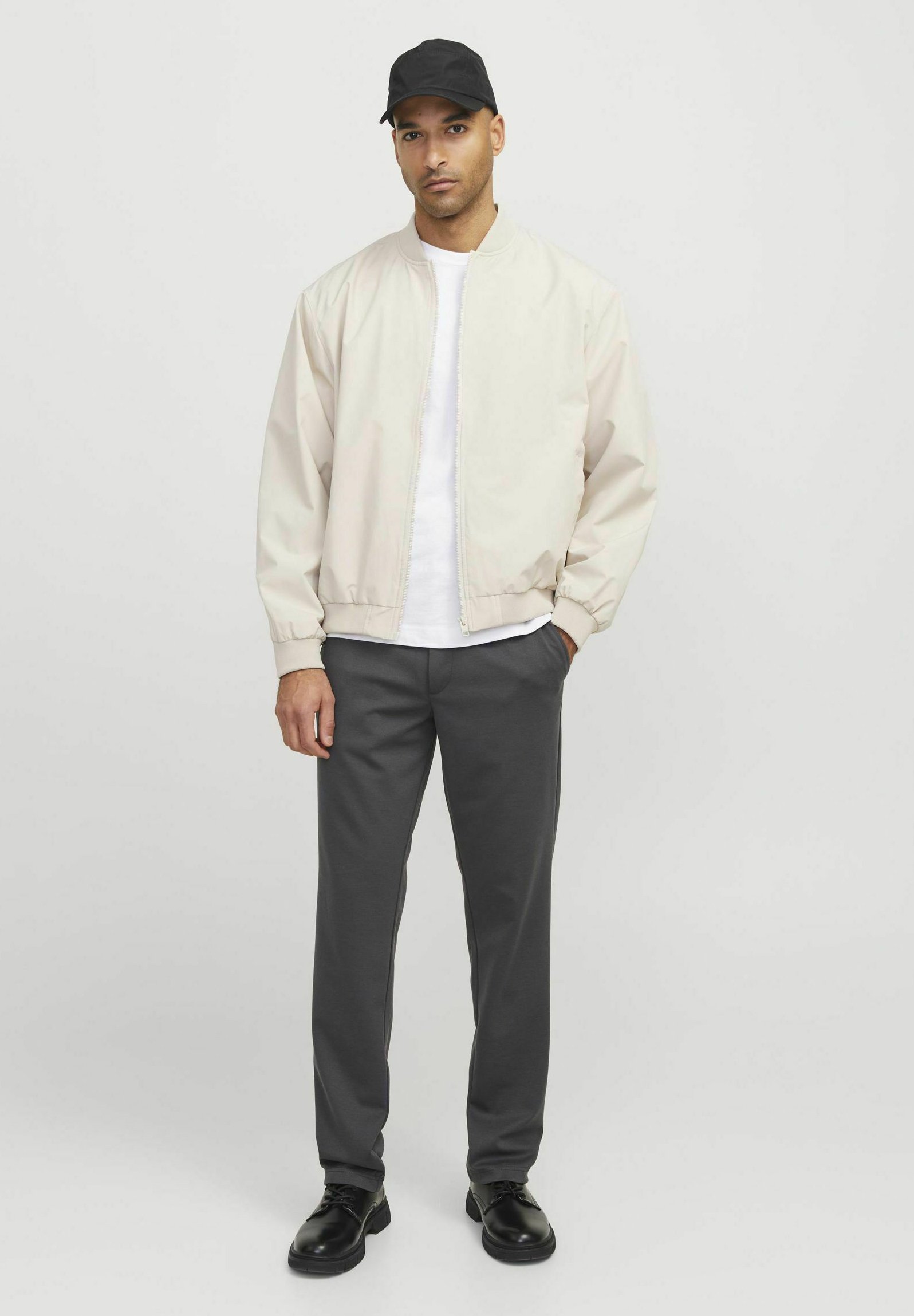 Pantalon Jack & Jones coupe classique - asphalte