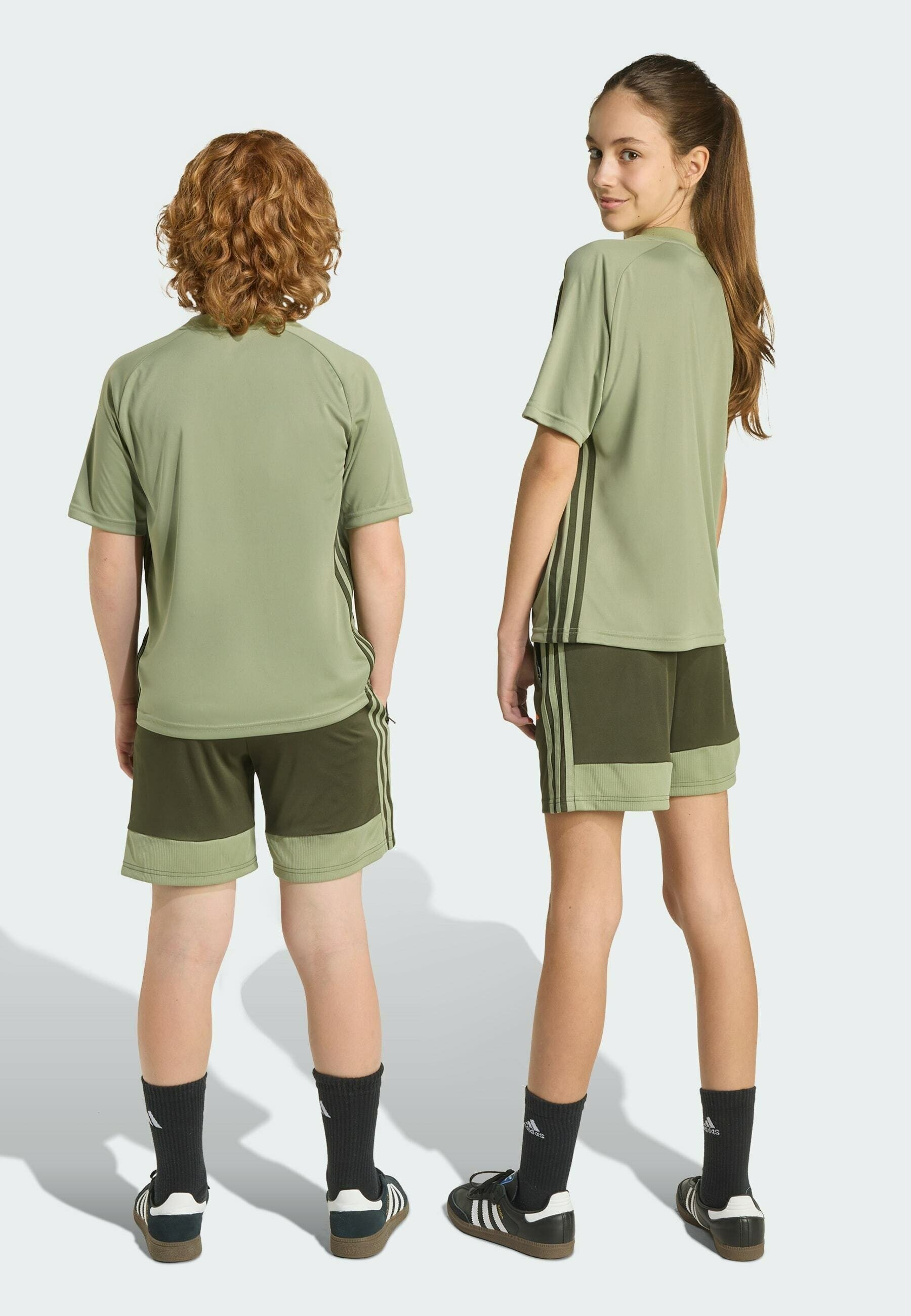 adidas Performance Sports kratke hlače - noćni teretni šator zelene boje, narančaste boje