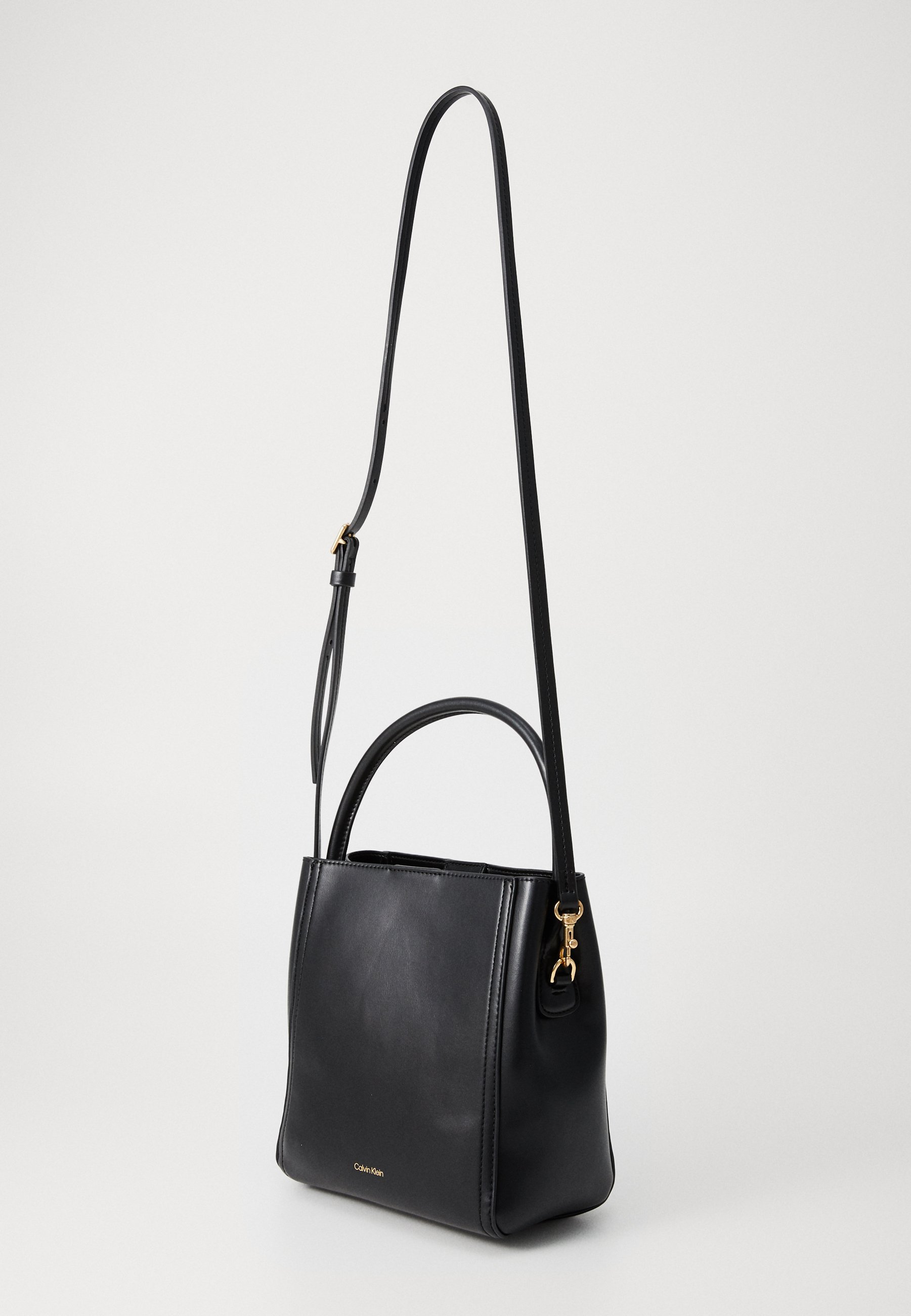 Calvin Klein HARDWARE MONOGRAM - Kabelka - black