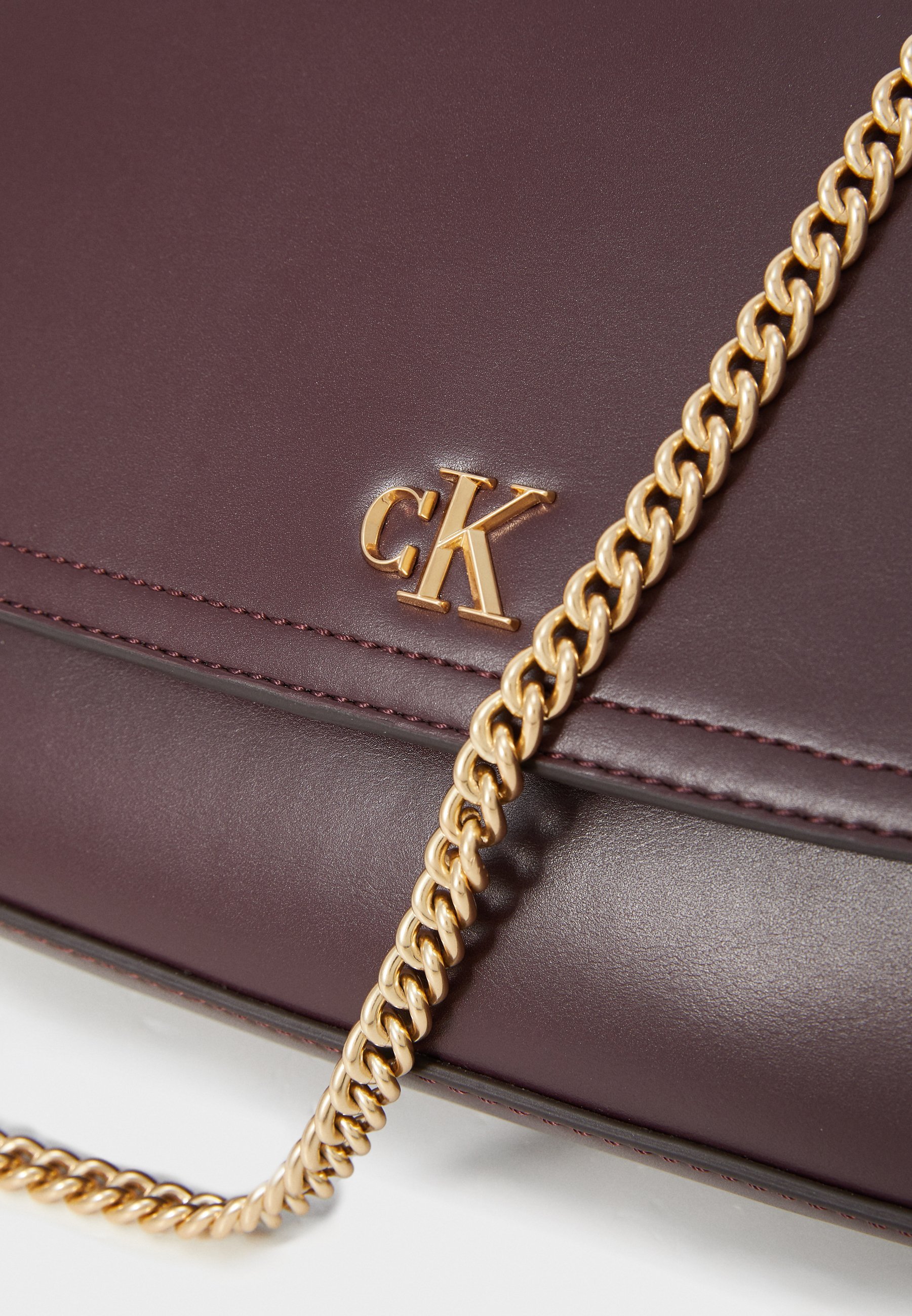 Calvin Klein HARDWARE MONOGRAM - Borsa - fudge